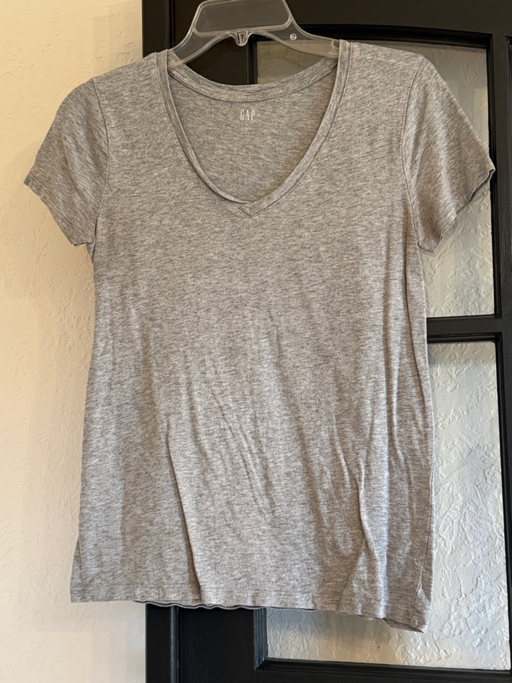 GAP Heather Gray V-Neck Short Sleeve Tee